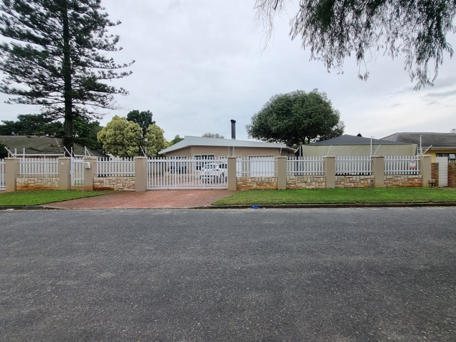 To Let 3 Bedroom Property for Rent in Soneike Western Cape